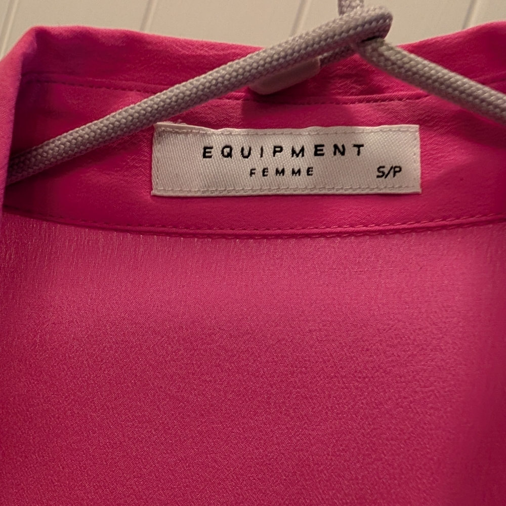 Pink Sleeveless Button-Up Top - Picture 3 of 4